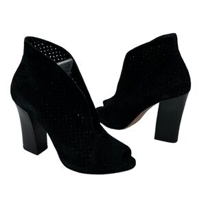 VC John Camuto Black Bree Peep Toe Heeled Plunge Ankle Boots Size 6 Women's